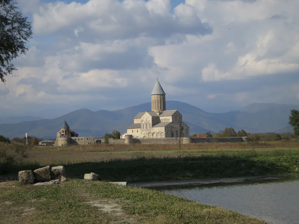 Алавердский монастырь и Кавказские горы